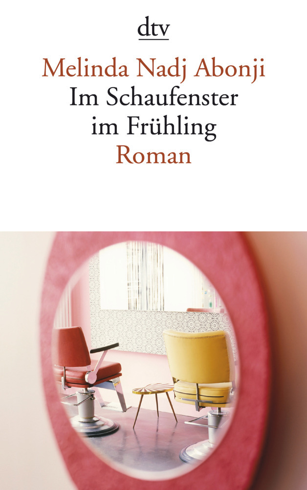 Im Schaufenster im Frühling main product photo