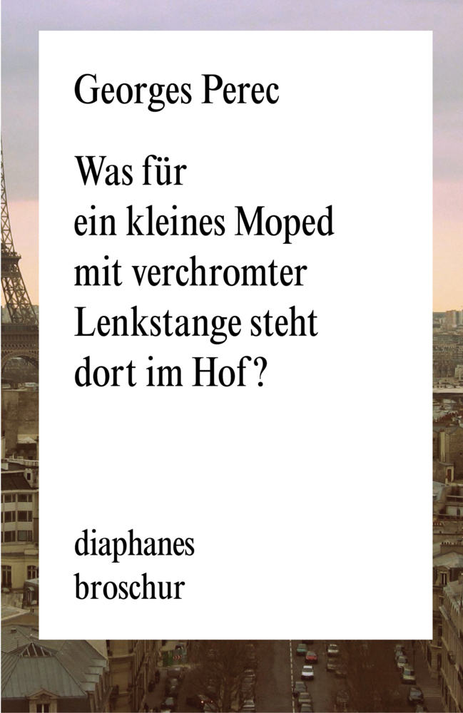 Was für ein kleines Moped mit verchromter Lenkstange steht dort im Hof? main product photo