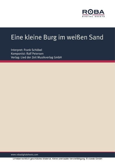Eine kleine Burg im weißen Sand main product photo
