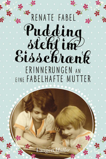 Pudding steht im Eisschrank main product photo