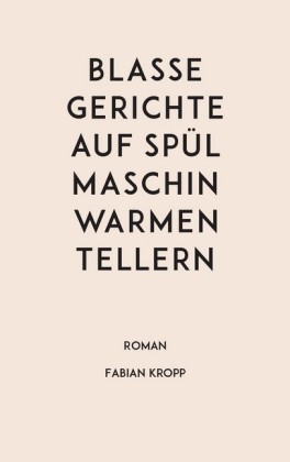 Blasse Gerichte auf spülmaschinwarmen Tellern