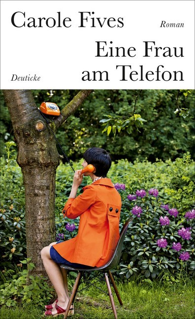 Eine Frau am Telefon main product photo
