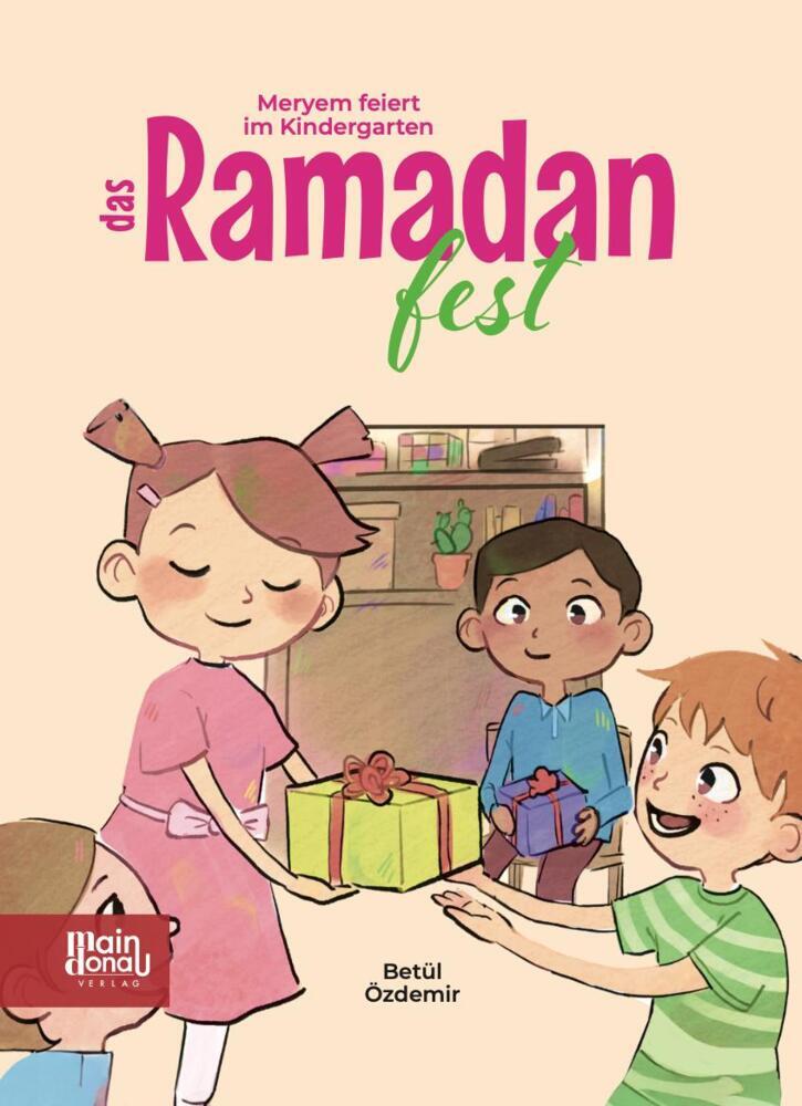 Meryem feiert im Kindergarten das Ramadanfest main product photo
