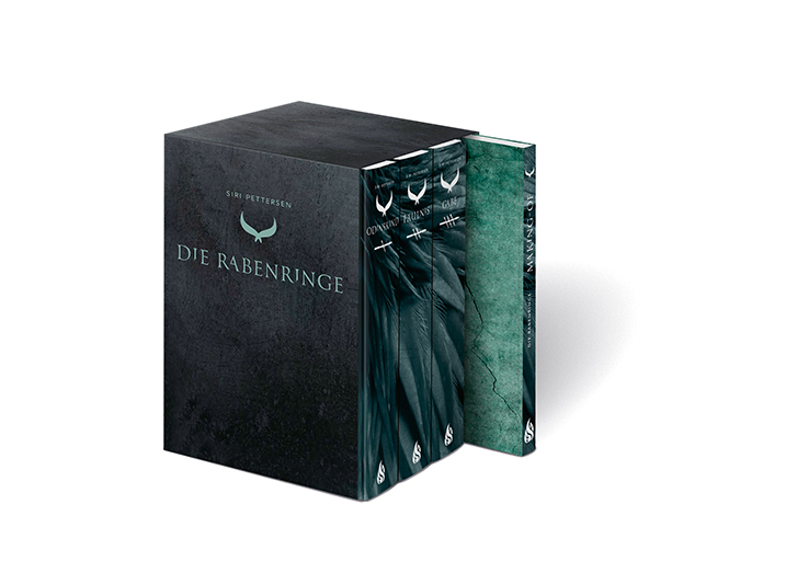 Die Rabenringe 1-3 (Schuber mit 3 Hardcover-Bänden plus "Making of"-Bonusband mit Siri Pettersens persönlichen Erinnerungen und Hirkas Kräuterfibel) main product photo