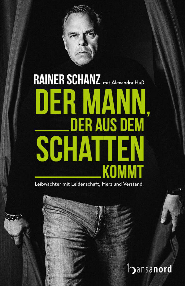 Der Mann, der aus dem Schatten kommt main product photo