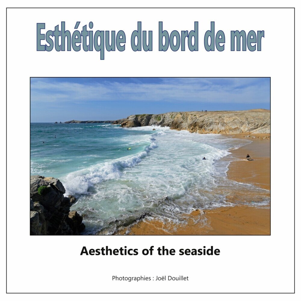 Esthétique du bord de mer main product photo
