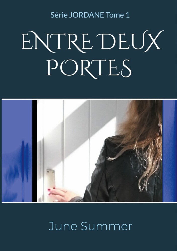 Entre Deux Portes main product photo