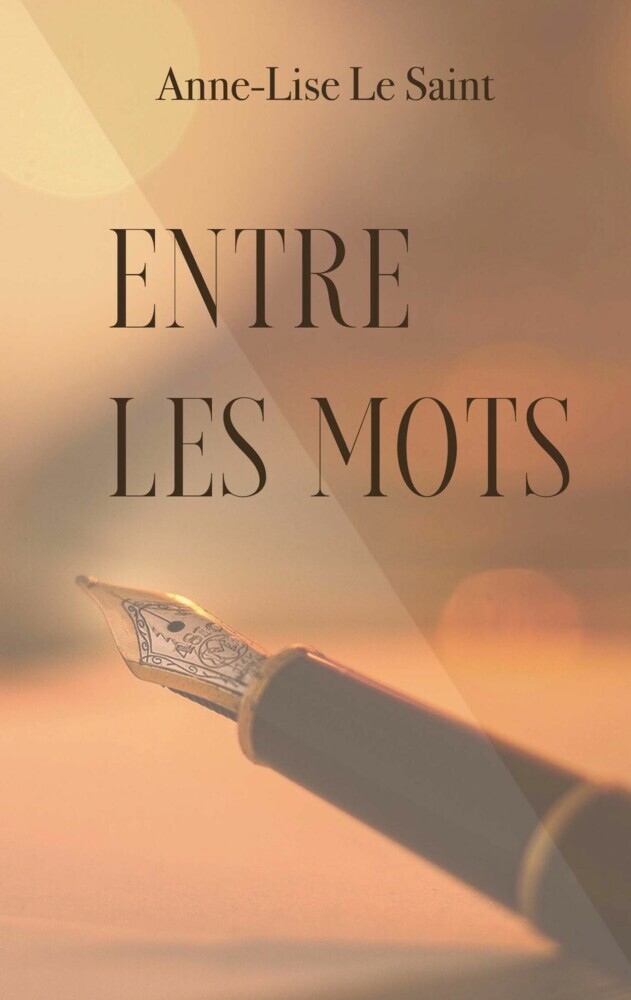Entre les mots main product photo