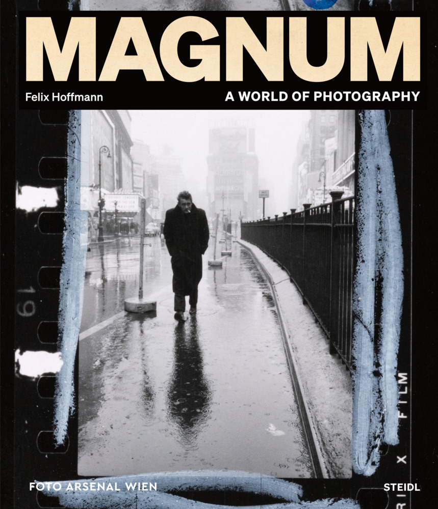 Magnum. A World of Photography main product photo