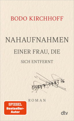 Nahaufnahmen einer Frau, die sich entfernt