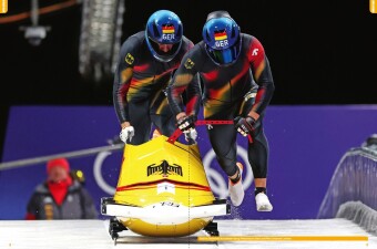 Olympische Winterspiele - Die XXV. Winterspiele in Mailand/Cortina d'Ampezzo/Norditalien. Mit Stars wie Laura Nolte, Johannes Ludwig, Karl Geiger