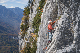 Mit fast 100 durch die Wand