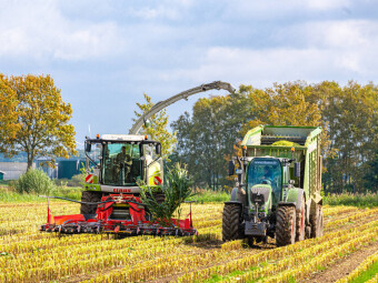 CALVENDO Puzzle Claas Jaguar 950 und Fendt 724 Vario mit Fendt Tigo 65 XR D Ladewagen | 1000 Teile Lege-Größe 64x48cm Foto-Puzzle für glückliche Stunden