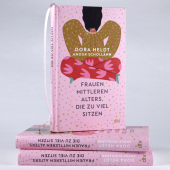 Frauen mittleren Alters, die zu viel sitzen