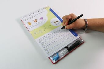 Schreiben lernen mit Spurrillen und Zauberstift - Buchstaben