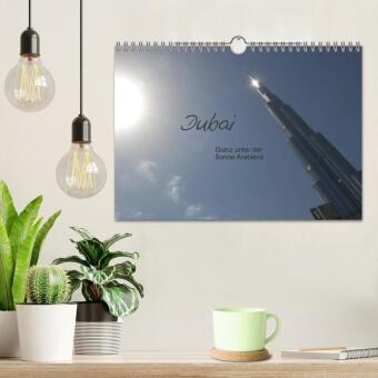 Dubai. Glanz unter der Sonne Arabiens (Wandkalender 2027 DIN A4 quer), CALVENDO Monatskalender