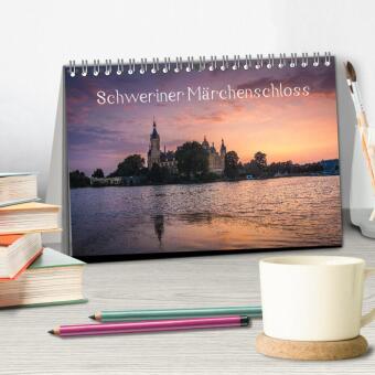 Schweriner Märchenschloss (Tischkalender 2027 DIN A5 quer), CALVENDO Monatskalender
