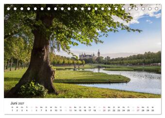 Schweriner Märchenschloss (Tischkalender 2027 DIN A5 quer), CALVENDO Monatskalender