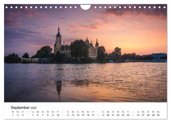 Schweriner Märchenschloss (Wandkalender 2027 DIN A4 quer), CALVENDO Monatskalender