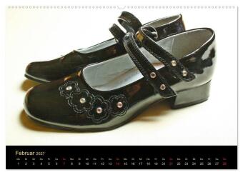 Schuhe - Schritt für Schritt durch das Jahr (hochwertiger Premium Wandkalender 2027 DIN A2 quer), Kunstdruck in Hochglanz