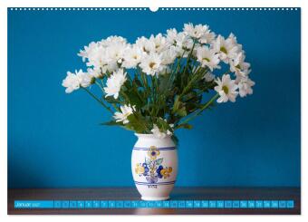 Still Life - Blumen vor der blauen Wand (Wandkalender 2027 DIN A2 quer), CALVENDO Monatskalender