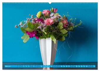 Still Life - Blumen vor der blauen Wand (Wandkalender 2027 DIN A2 quer), CALVENDO Monatskalender