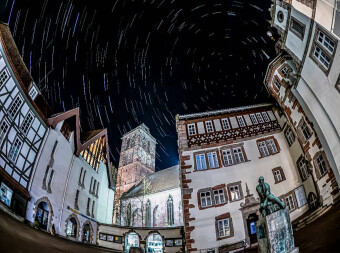 CALVENDO Puzzle Nachts am Rathaus 2000 Teile Puzzle quer | 2000 Teile Lege-Größe 90 × 67 cm Foto-Puzzle für glückliche Stunden