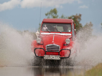 CALVENDO Puzzle Citroën 2CV - Ente rot | 1000 Teile Lege-Größe 64x48cm Foto-Puzzle für glückliche Stunden