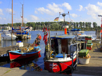 CALVENDO Puzzle Fischerhafen Travemünde an der Hafeneinfahrt | 1000 Teile Lege-Größe 64x48cm Foto-Puzzle für glückliche Stunden