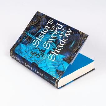 Sisters of Sword and Shadow (Sisters of Sword and Shadow 1)