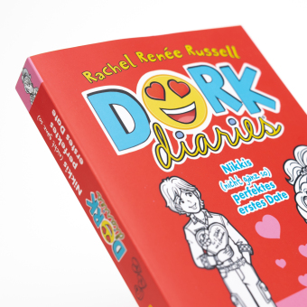 DORK Diaries, Band 06: Nikkis (nicht ganz so) perfektes erstes Date