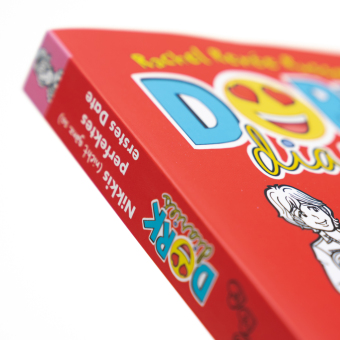 DORK Diaries, Band 06: Nikkis (nicht ganz so) perfektes erstes Date