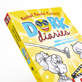 DORK Diaries, Band 7: Nikkis (nicht ganz so) schillernde Filmkarriere