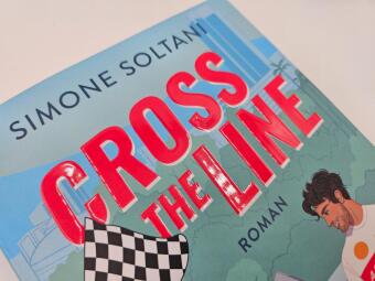 Cross the Line - Auf der Rennstrecke kämpft er um den Sieg, im Leben um ihr Herz