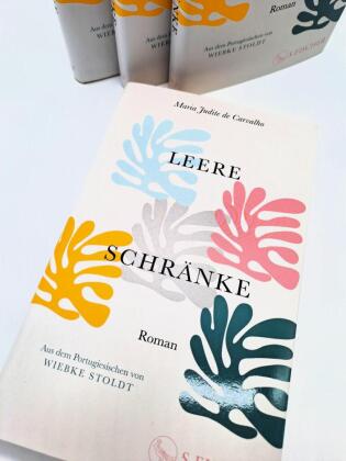 Leere Schränke 
