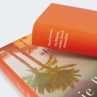 Die Bäume streifen durch Alexandria 