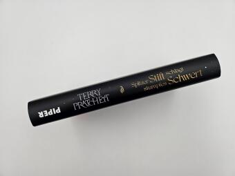 Spitzer Stift schlägt stumpfes Schwert