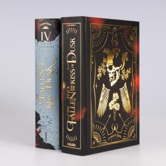 The Fallen and the Kiss of Dusk (Crowns of Nyaxia 4) 