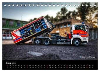 Einsatzfahrzeuge der Feuerwehr (Tischkalender 2026 DIN A5 quer), CALVENDO Monatskalender