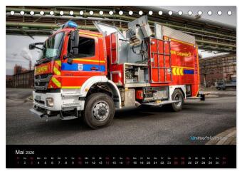 Einsatzfahrzeuge der Feuerwehr (Tischkalender 2026 DIN A5 quer), CALVENDO Monatskalender