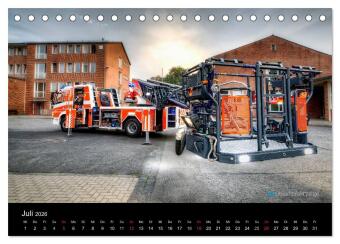 Einsatzfahrzeuge der Feuerwehr (Tischkalender 2026 DIN A5 quer), CALVENDO Monatskalender