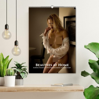 Beauties at Home (Wandkalender 2026 DIN A2 hoch), CALVENDO Monatskalender