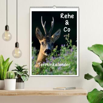 Rehe & Co / Planer (Wandkalender 2026 DIN A2 hoch), CALVENDO Monatskalender