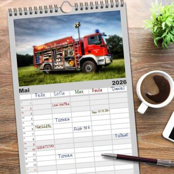 Familienplaner 2026 - Feuerwehr und Rettungsdienst mit 5 Spalten (Wandkalender, 21 x 45 cm) CALVENDO