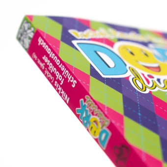 DORK Diaries, Band 11: Nikkis (nicht ganz so) fabulöser Schüleraustausch