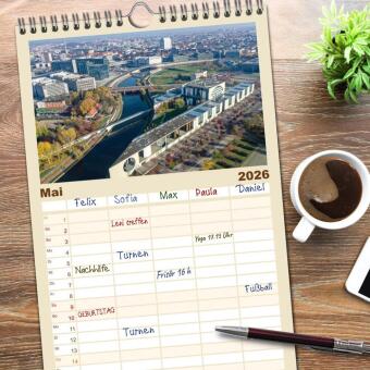 Familienplaner 2026 - Berlin - Reise durch die deutsche Geschichte mit 5 Spalten (Wandkalender, 21 x 45 cm) CALVENDO