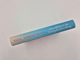 Kirschblüte in der Freitagsbuchhandlung 