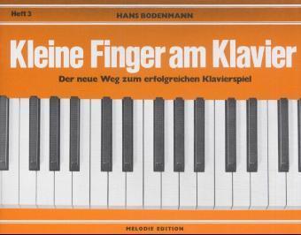 Kleine Finger am Klavier 